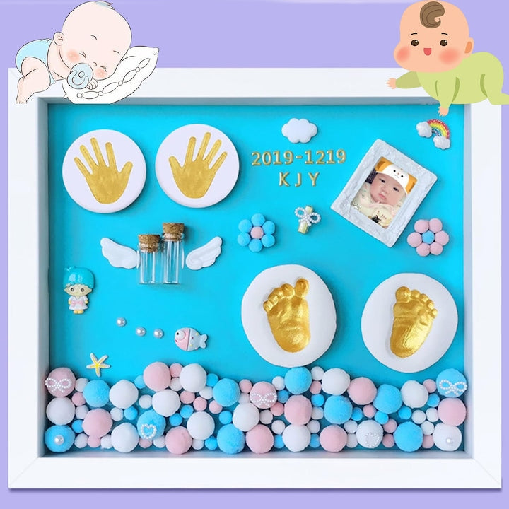 Kit Amprenta Mulaj Manuta Sau Piciorus Bebe si Rama Foto Swejah cu Etichete de Scrisori si Lut Lampi si Ornamente Usor de Utilizat Sigur si Ecologic Fara Toxine Fara Miros 12.91*10.94*1.31 Inch Pentru Botez Sau Zi de Nastere Albastru