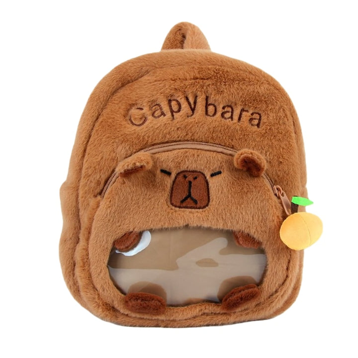 Ghiozdan copii capybara 2 fermoare Un compartiment principal un buzunar frontal Buzunarul frontal are un design transparent permitandu-va sa va expuneti obiecteleDesign cu deschidere larga 24x9x28 cm Capacitate mare Pufos la atingere