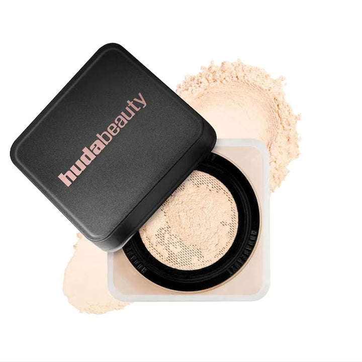 Pudra fixare Huda Beauty Easy Bake Pound Cake nuanta neutra deschisa 30g