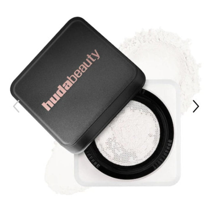 Pudra de fixare Easy Bake Huda Beauty control al uleiului nuanta Sugar Cookie 20g