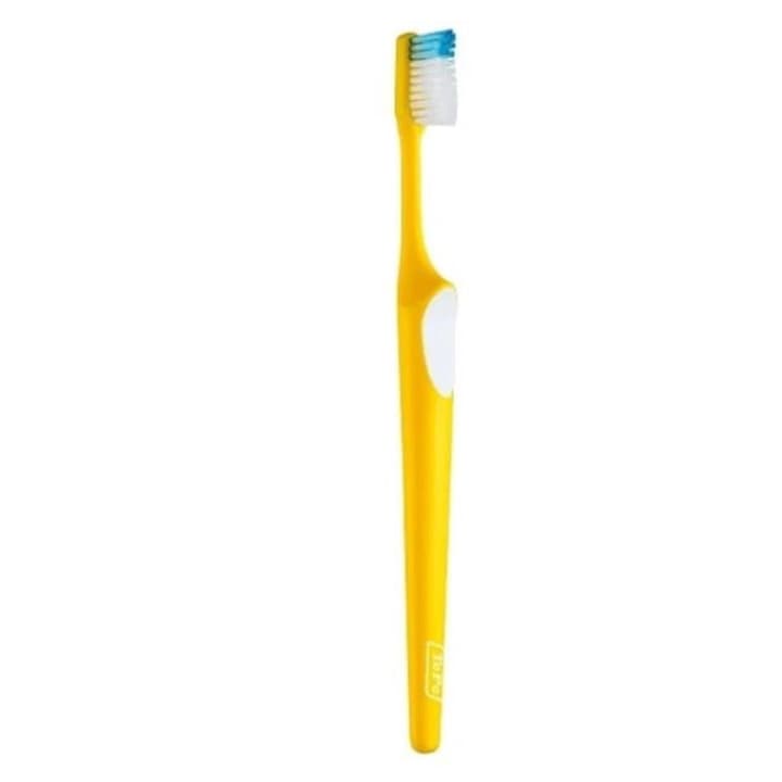 TePe Nova perie de dinti Toothbrush Medium