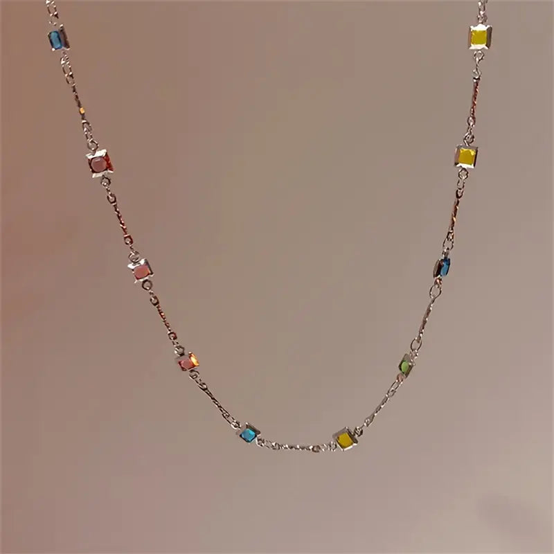 Colier Boho Retro cu Pietre Naturale – Bijuterie Elegantă și Vibrantă pentru Femei