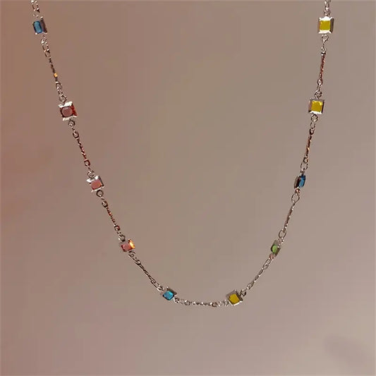 Colier Boho Retro cu Pietre Naturale – Bijuterie Elegantă și Vibrantă pentru Femei