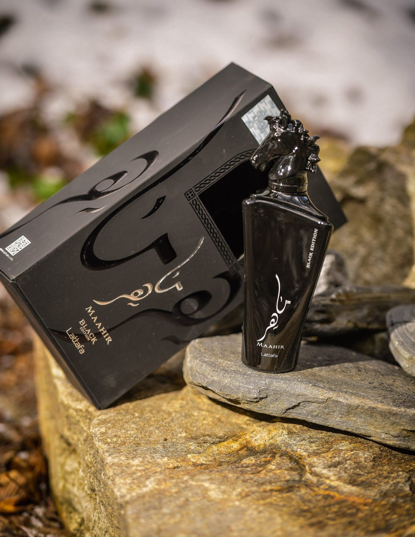 Maahir Black Edition by Lattafa Parfum Arabesc Barbatesc