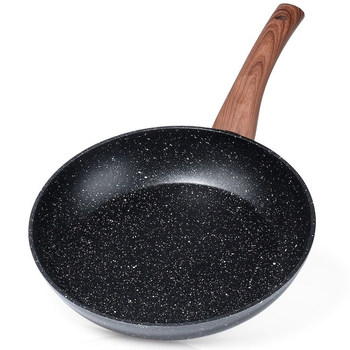 Vilde Black&Wood Non-Stick Frying Pan with Non-Slip Handle, Suitable for All Cooktops, Length 43 cm, Pan Height 5 cm, Height with Handle 7 cm, Black