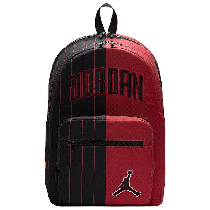 Rucsac Jordan Play Off Game  20 litri  cu buzunare pentru laptop si tableta  negru/rosu