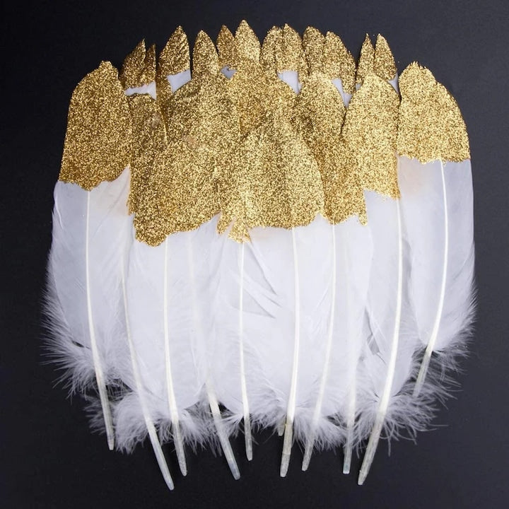 Pene decorative YANYXR BCS3194773  pene naturale de gasca cu varf pictat/placat cu sclipici auriu  alb/auriu  set 40 buc