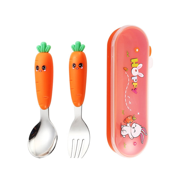 Set Lingurita si Furculita Bebelusi Model Morcov  Inox + Silicon  Fara BPA  Manere Ergonomice  Cutie Portabila  6+ Luni  Portocaliu