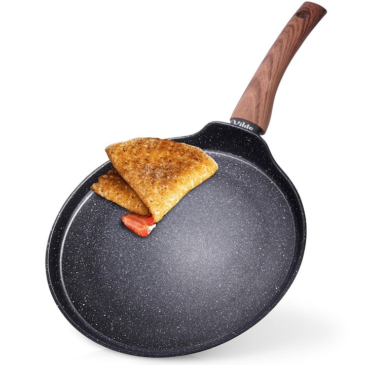 Tigaie Pentru Clatite Granit  Vilde  Black&Wood  24 cm  Strat Antiaderent Din Granit  Maner Ergonomic Si Antiderapant  Compatibila Cu Diferite Tipuri De Plite  Usor De Curatat  Potrivita Pentru Spalare In Masina De Spalat Vase  Negru