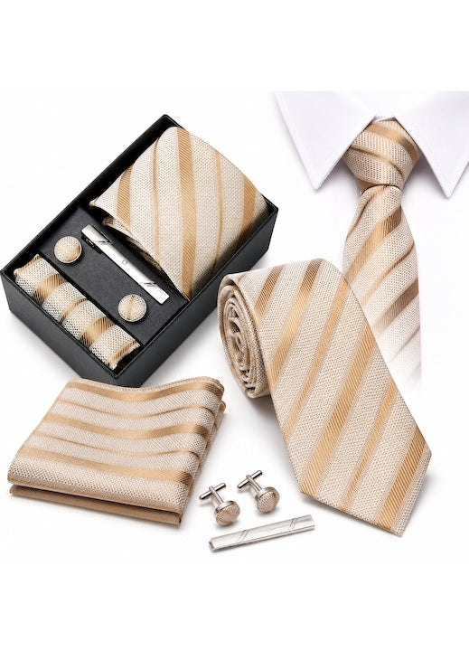 AMRTI - Set cravata cu batista  butoni si ac de cravata  bej cu imprimeu auriu  cravata 148 x 7 5 cm  cutie  pentru tinute elegante  evenimente  intalniri business si ocazii speciale