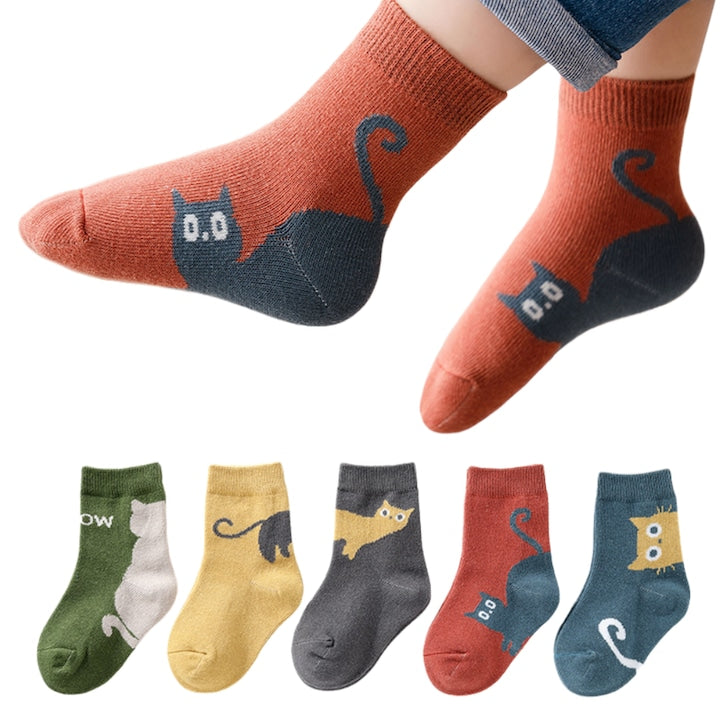Fantasy - Set 5 perechi Sosete pentru Copii din Bumbac  Motivul pisicii  Bumbac  fara cusatura  comodeRespirabil  Absorbant de transpiratie  Elasticitate ridicata  Fara formaldehida  Fara agenti fluorescenti  Multicolor  Pentru baiat  3-5 ani