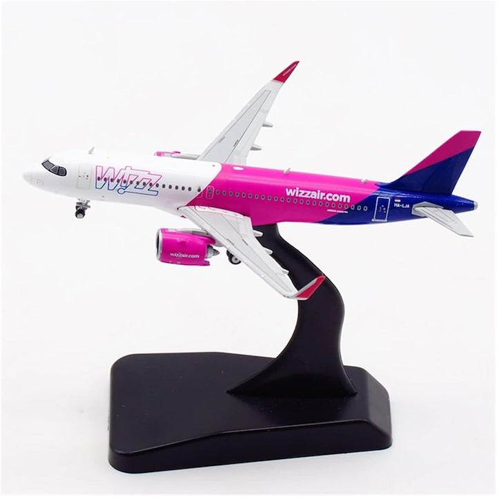 Avion comercial  Rqiurpn  model 1/200  metal si plastic  A321 NEO HA-LJA WIZZ Air  set de aeromodele